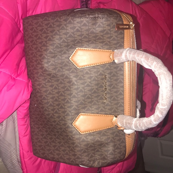 Purse - Picture 1 of 8